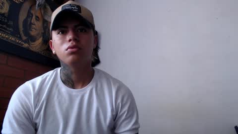 Snapshot of sahara_n_thiago chatting on January 17, 2025, 12:31 pm Sahara y Thiago online show from January 17, 2025, 12:31 pm
