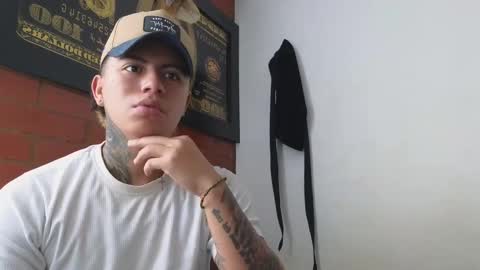 Snapshot of sahara_n_thiago chatting on February 11, 2025, 1:09 pm Sahara y Thiago online show from February 11, 2025, 1:09 pm