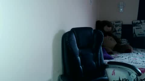 Karina online show from October 12, 2025, 4:39 pm