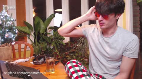 Snapshot of sahueso chatting on December 19, 2024, 9:17 pm David Sahueso online show from December 19, 2024, 9:17 pm