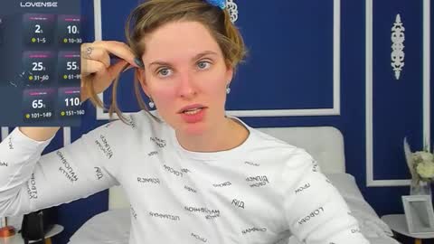 Adel online show from October 22, 2025, 12:38 pm