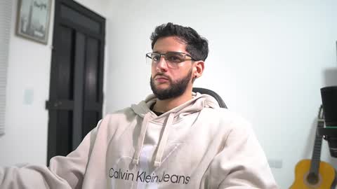 saimon  online show from December 3, 2025, 8:51 pm