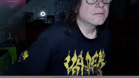 Snapshot of saint_beauvais chatting on January 31, 2025, 2:37 am saint_beauvais online show from January 31, 2025, 2:37 am