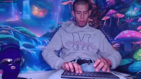 Snapshot of saint_boyy chatting on January 23, 2025, 1:51 am saint boy online show from January 23, 2025, 1:51 am