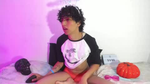 saint_dark online show from October 31, 2025, 2:18 pm