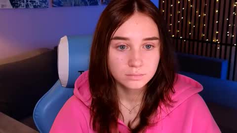 Snapshot of saintmolly_ chatting on November 6, 2025, 12:39 pm Molly online show from November 6, 2025, 12:39 pm