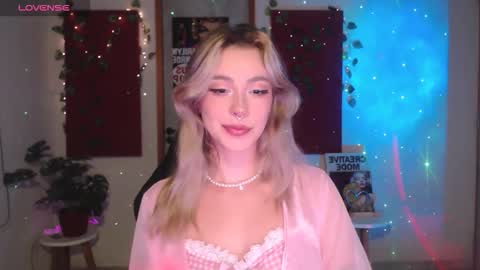 Sakura online show from April 23, 2026, 2:13 am