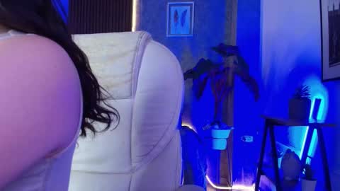 Sakura Moss online show from November 6, 2025, 4:57 am