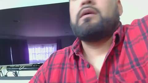 sal cumplaciente online show from December 1, 2025, 6:35 pm