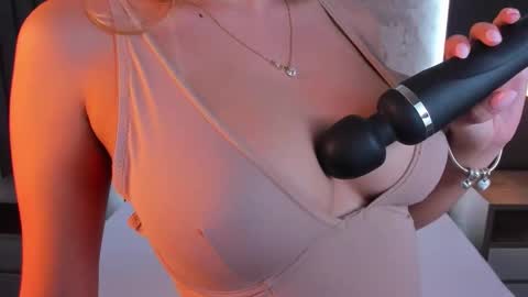 S A L I H A online show from October 23, 2025, 2:33 am