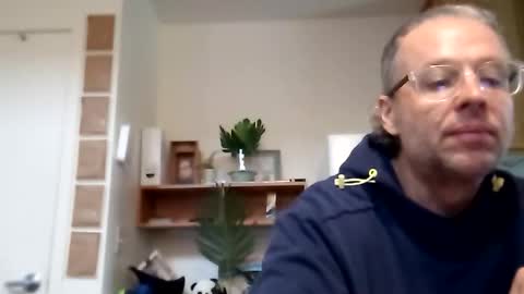 salis1981 online show from October 14, 2025, 4:19 pm