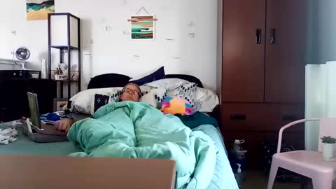 salis1981 online show from November 8, 2025, 6:40 pm