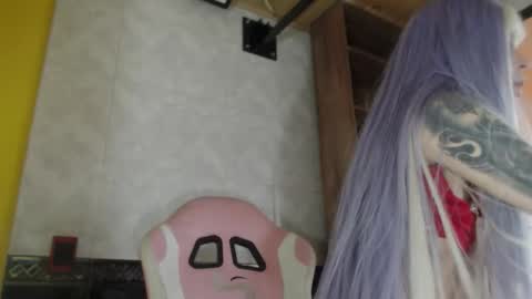  salloy  online show from October 30, 2025, 2:18 pm