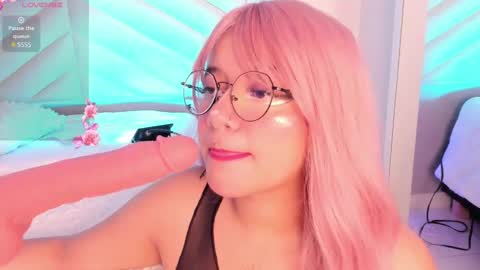 Snapshot of sally_white_ chatting on February 1, 2025, 3:19 am Sally White online show from February 1, 2025, 3:19 am