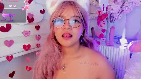 Snapshot of sally_white_ chatting on February 14, 2025, 10:47 pm Sally White online show from February 14, 2025, 10:47 pm