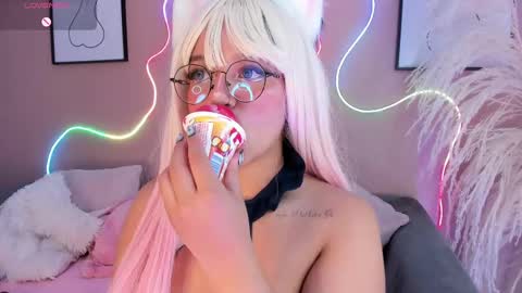 Snapshot of sally_white_ chatting on February 26, 2025, 7:27 pm Sally White online show from February 26, 2025, 7:27 pm