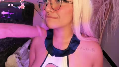 Snapshot of sally_white_ chatting on February 27, 2025, 1:38 am Sally White online show from February 27, 2025, 1:38 am