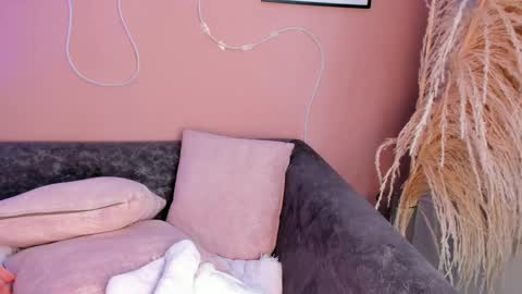 Snapshot of sally_white_ chatting on March 12, 2025, 4:08 am Sally White online show from March 12, 2025, 4:08 am