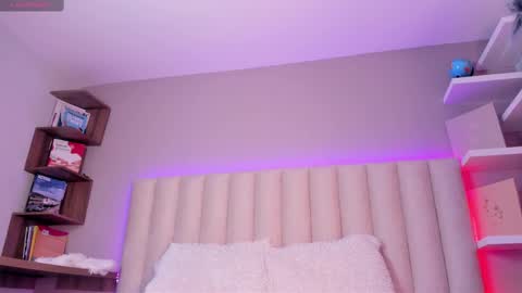 Snapshot of sally_white_ chatting on September 10, 2025, 3:06 am Sally White online show from September 10, 2025, 3:06 am