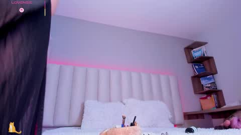 Snapshot of sally_white_ chatting on September 18, 2025, 3:19 am Sally White online show from September 18, 2025, 3:19 am