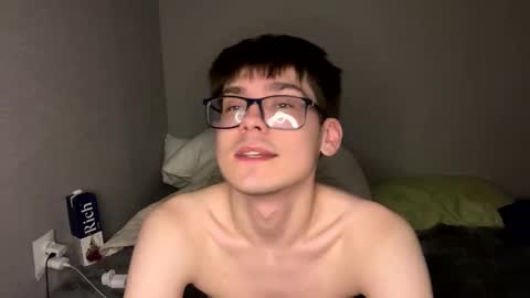 Snapshot of sallypussyboy chatting on March 7, 2025, 8:00 pm FinnKlein online show from March 7, 2025, 8:00 pm