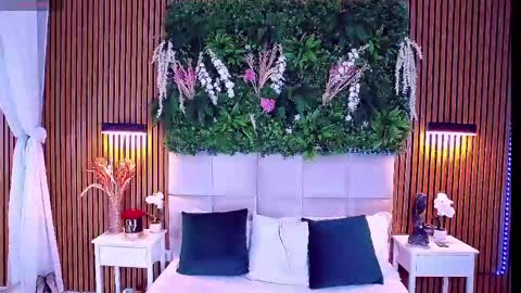 SalmaRoze online show from April 26, 2026, 2:42 am