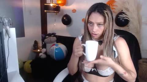 Snapshot of salome_drasin chatting on October 30, 2025, 8:49 am salome_drasin online show from October 30, 2025, 8:49 am