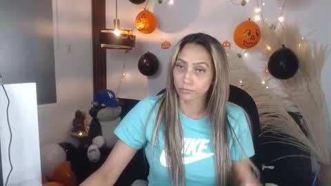 Snapshot of salome_drasin chatting on November 3, 2025, 10:32 pm salome_drasin online show from November 3, 2025, 10:32 pm