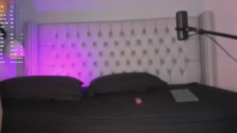   online show from November 5, 2025, 11:54 am