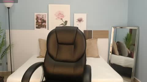 Snapshot of salome_veles chatting on June 22, 2026, 6:49 pm salome_veles online show from June 22, 2026, 6:49 pm