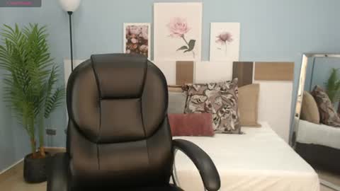 Snapshot of salome_veles chatting on June 24, 2026, 7:57 pm salome_veles online show from June 24, 2026, 7:57 pm
