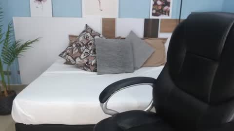 Snapshot of salome_veles chatting on July 27, 2026, 6:04 pm salome_veles online show from July 27, 2026, 6:04 pm