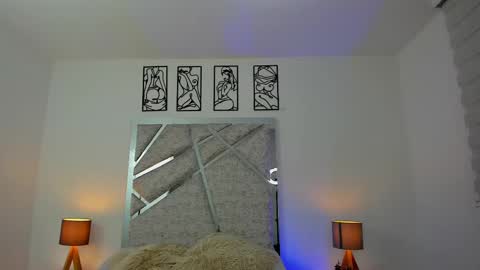 salomedyla online show from March 12, 2025, 12:42 am