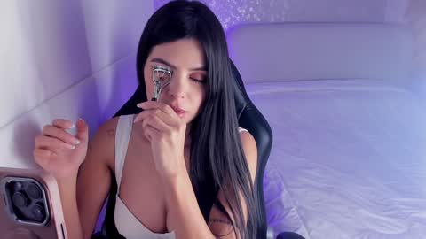 Snapshot of salomee_11 chatting on December 18, 2024, 2:53 am salo online show from December 18, 2024, 2:53 am