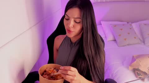 Snapshot of salomee_11 chatting on January 12, 2025, 7:53 pm salo online show from January 12, 2025, 7:53 pm