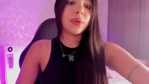 Snapshot of salomee_11 chatting on February 2, 2025, 2:06 am salo online show from February 2, 2025, 2:06 am