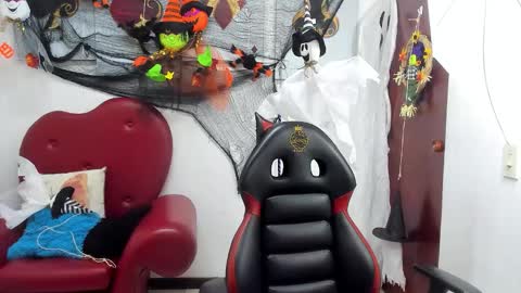 Salomee diazz online show from November 1, 2025, 9:06 pm