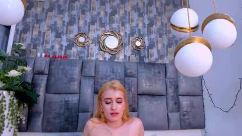 Snapshot of salomelarzon chatting on March 21, 2026, 8:19 am Salome Larzon online show from March 21, 2026, 8:19 am