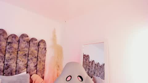 Salome online show from October 15, 2025, 10:21 pm