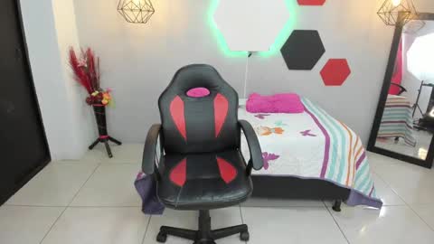 martina online show from February 6, 2025, 8:45 pm