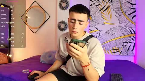 Salomon  Jax and Luca online show from February 19, 2025, 6:54 pm