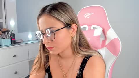 Salome online show from March 5, 2025, 1:42 am