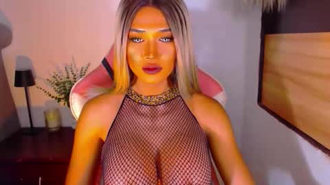 salsalita_claire online show from April 18, 2026, 7:58 pm