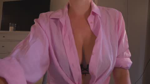 IsaBella-  online show from September 13, 2025, 3:56 pm