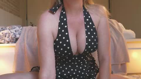 IsaBella-  online show from June 19, 2026, 2:10 pm