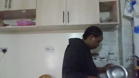 salty_surprise_ online show from December 15, 2025, 4:33 pm