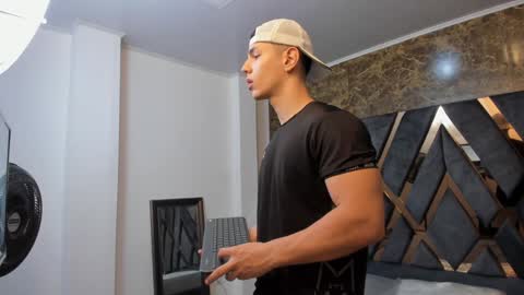 SALVATORE online show from December 27, 2024, 11:17 am