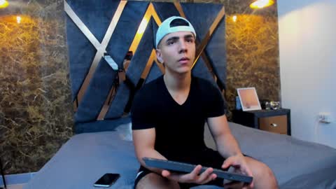 SALVATORE online show from January 12, 2025, 6:16 pm