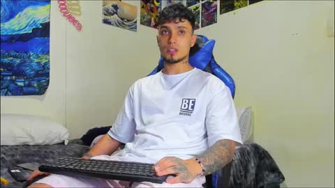 Snapshot of salvatore_dereck chatting on October 3, 2025, 12:40 am online show from October 3, 2025, 12:40 am