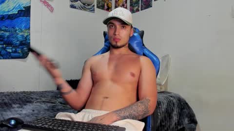 Snapshot of salvatore_dereck chatting on October 30, 2025, 1:18 am online show from October 30, 2025, 1:18 am